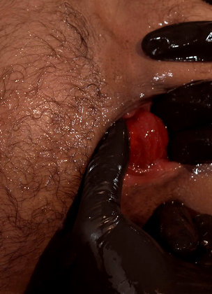 Vice.. Dancing towards his prey, Jamaal is ready for his long awaited opening...