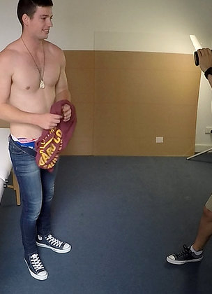 My new straight Australian mate Simon Jones