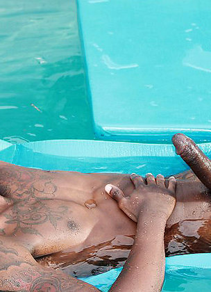 Pool plunge with Ebony muscle boy Rob