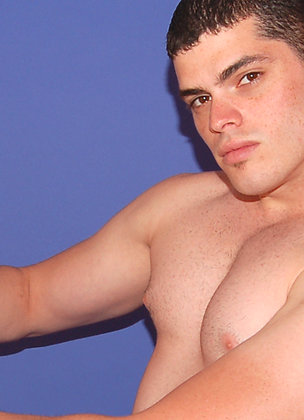 Beefy Latino Muscle Stud
