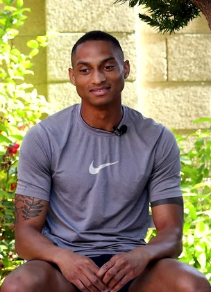 Eli Bennett Is Living Out His Fantasy On The GayHoopla Set!