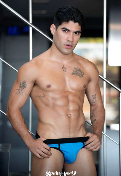 Spain in the Ass 2: MrDeepVoice's First Double-Penetration Gangbang